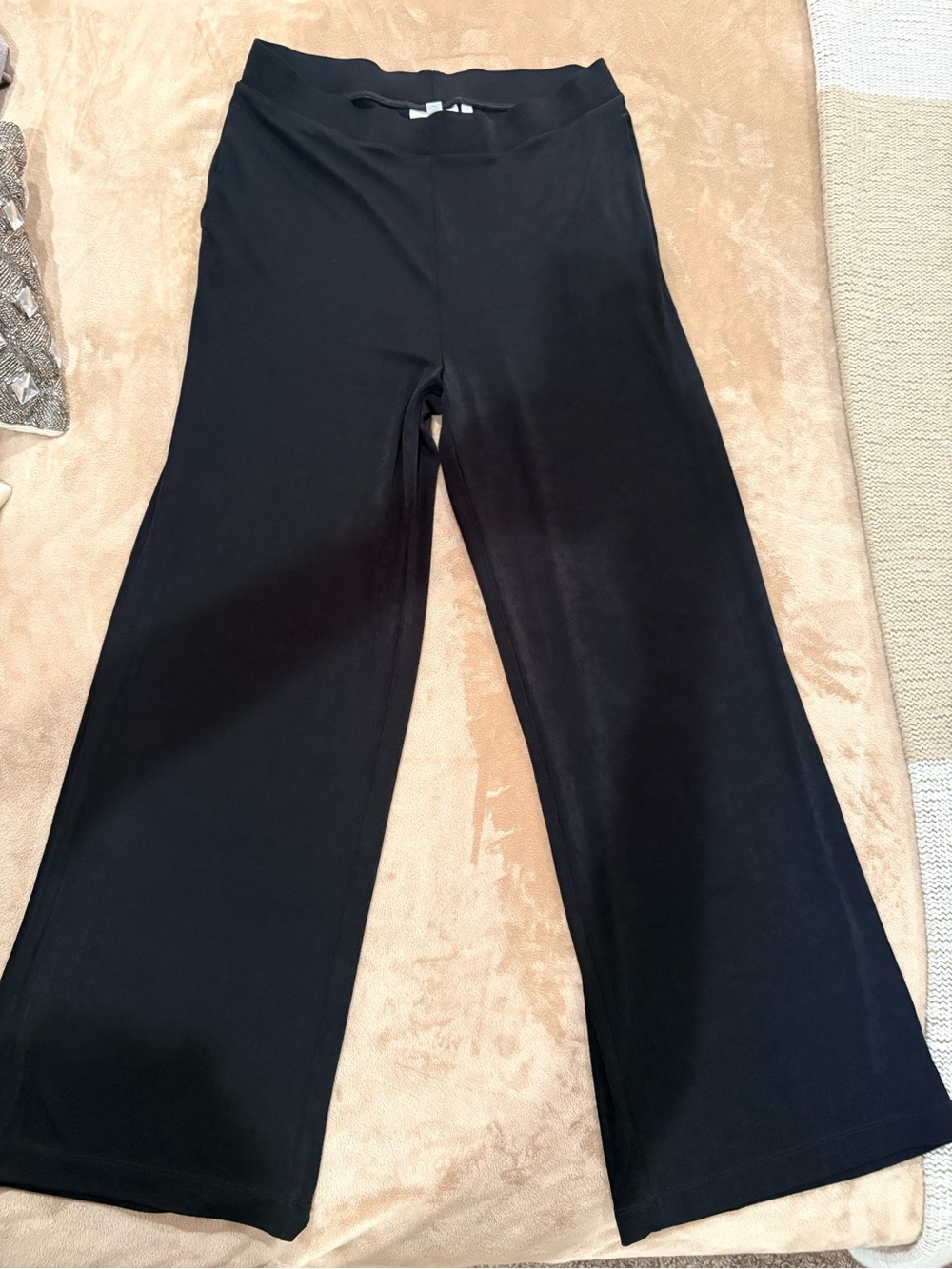 Chico's Travelers Black Wide-Leg Pull-On Pants size 1 (8)